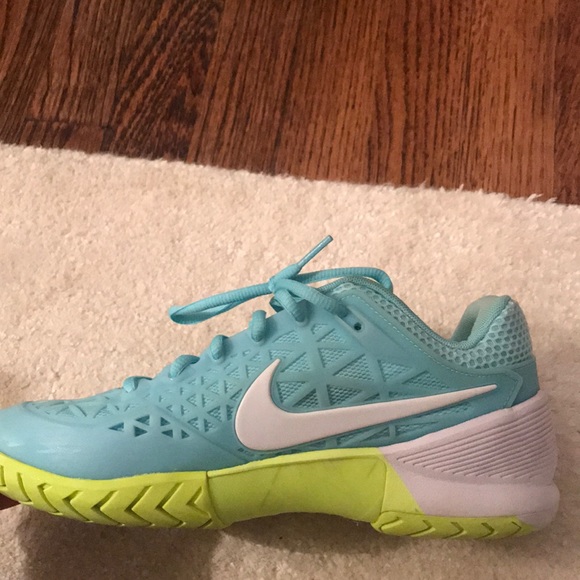 🎾 shoes - Picture 2 of 4